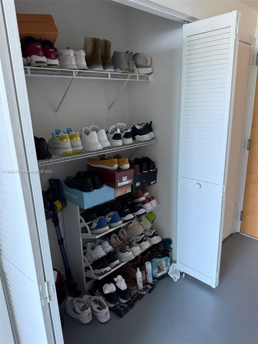 253 NE 2nd St #632, Miami FL 33132