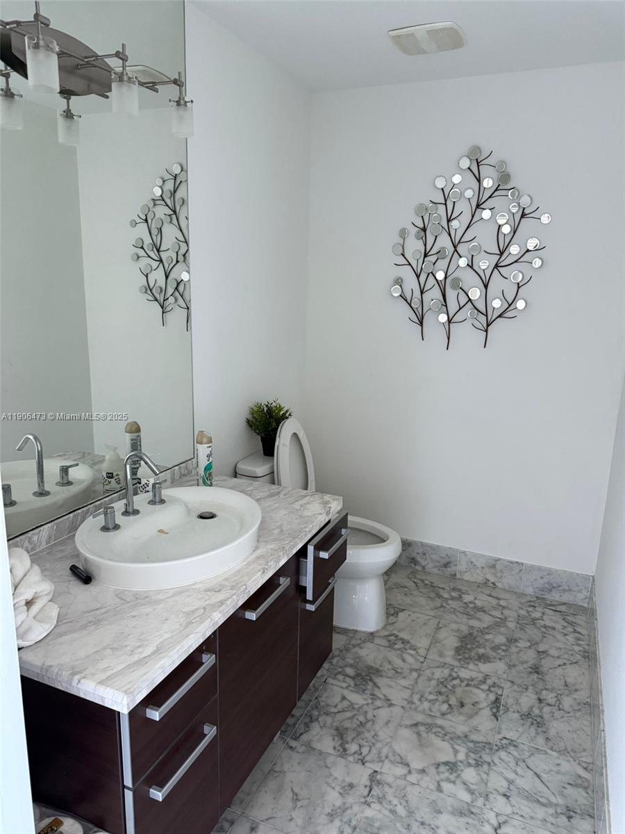 253 NE 2nd St #632, Miami FL 33132