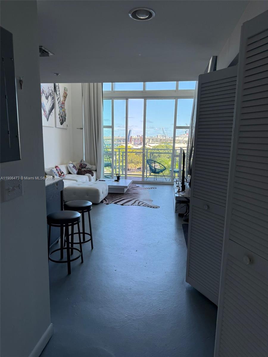 253 NE 2nd St #632, Miami FL 33132