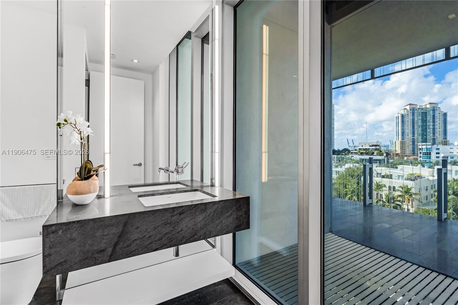 120 Ocean Dr #700, Miami Beach FL 33139