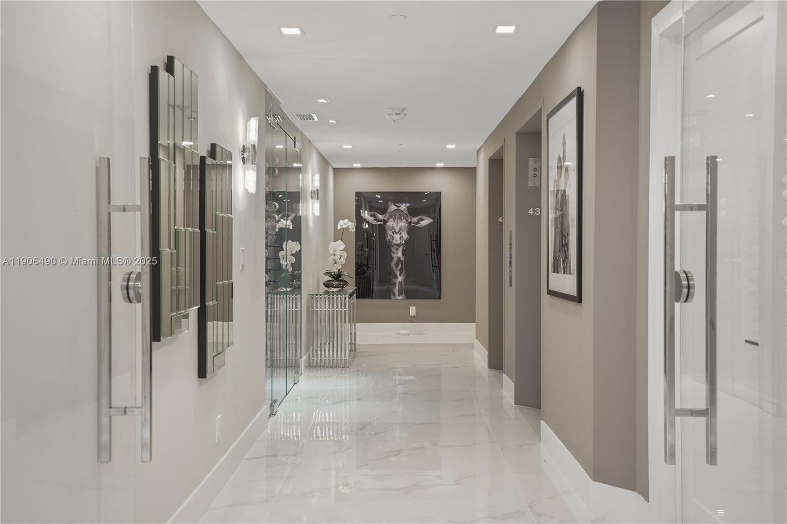 300 S Pointe Dr #4306, Miami Beach FL 33139
