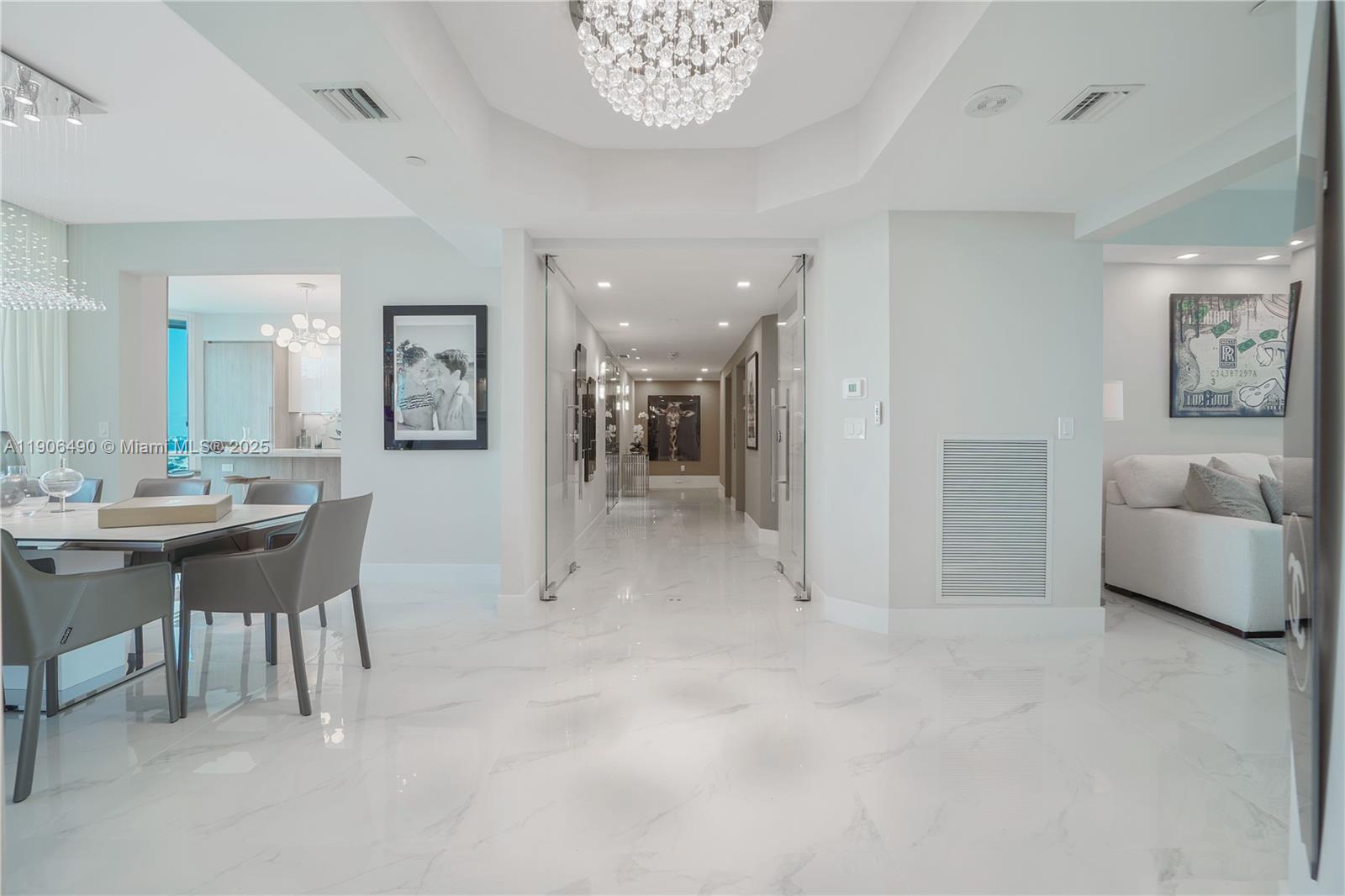 300 S Pointe Dr #4306, Miami Beach FL 33139