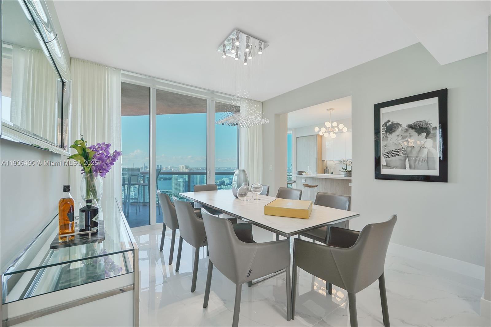300 S Pointe Dr #4306, Miami Beach FL 33139