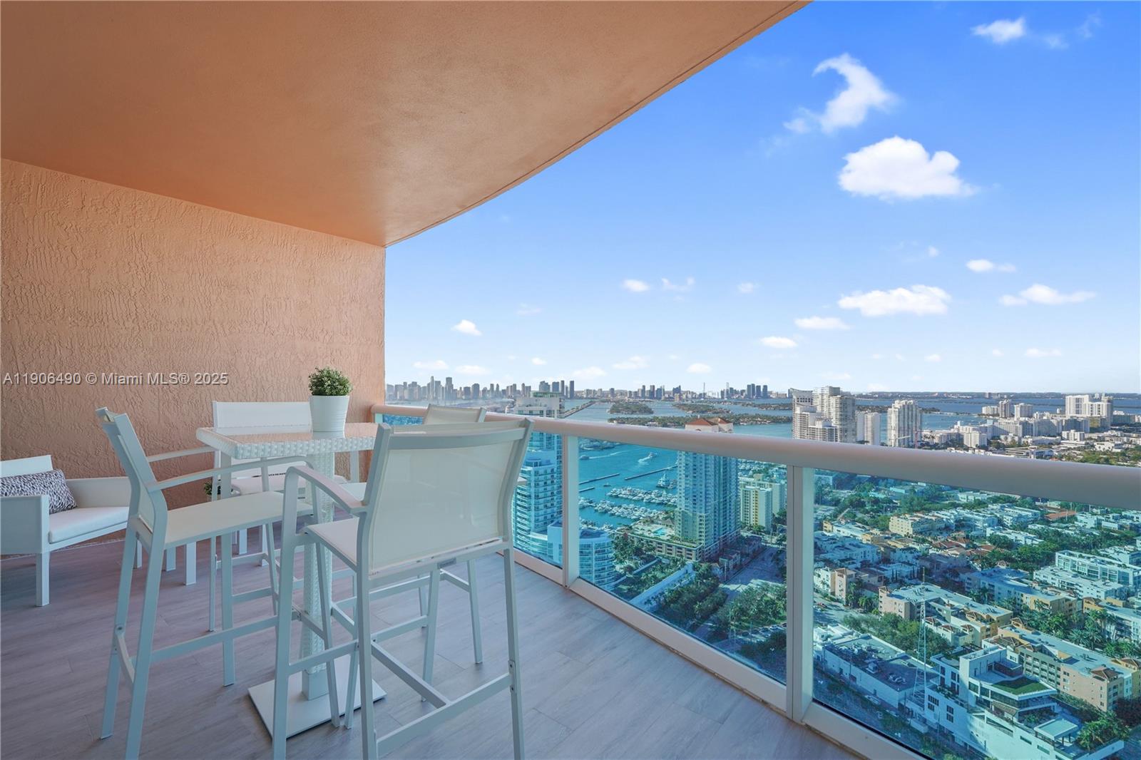300 S Pointe Dr #4306, Miami Beach FL 33139