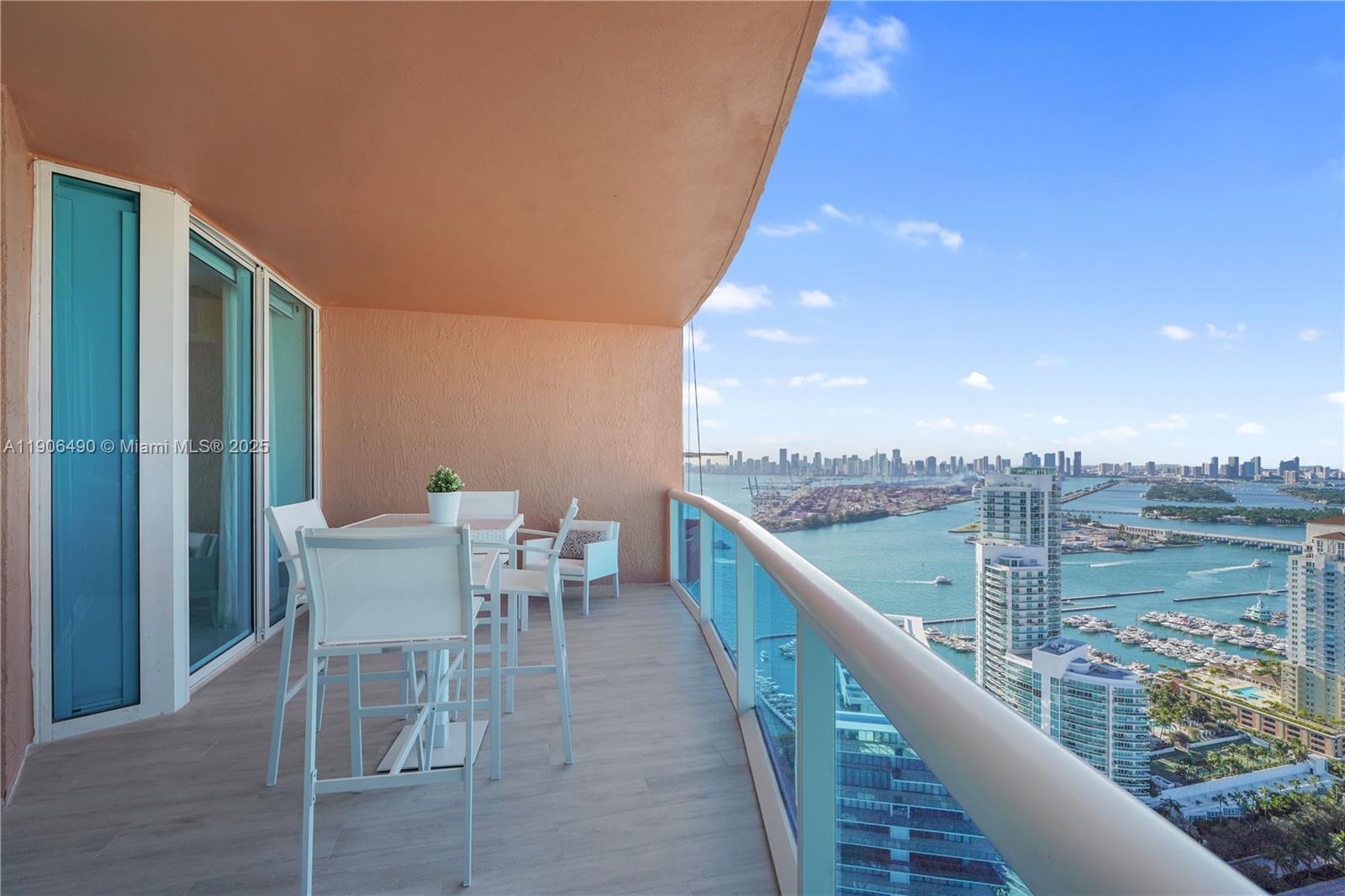 300 S Pointe Dr #4306, Miami Beach FL 33139