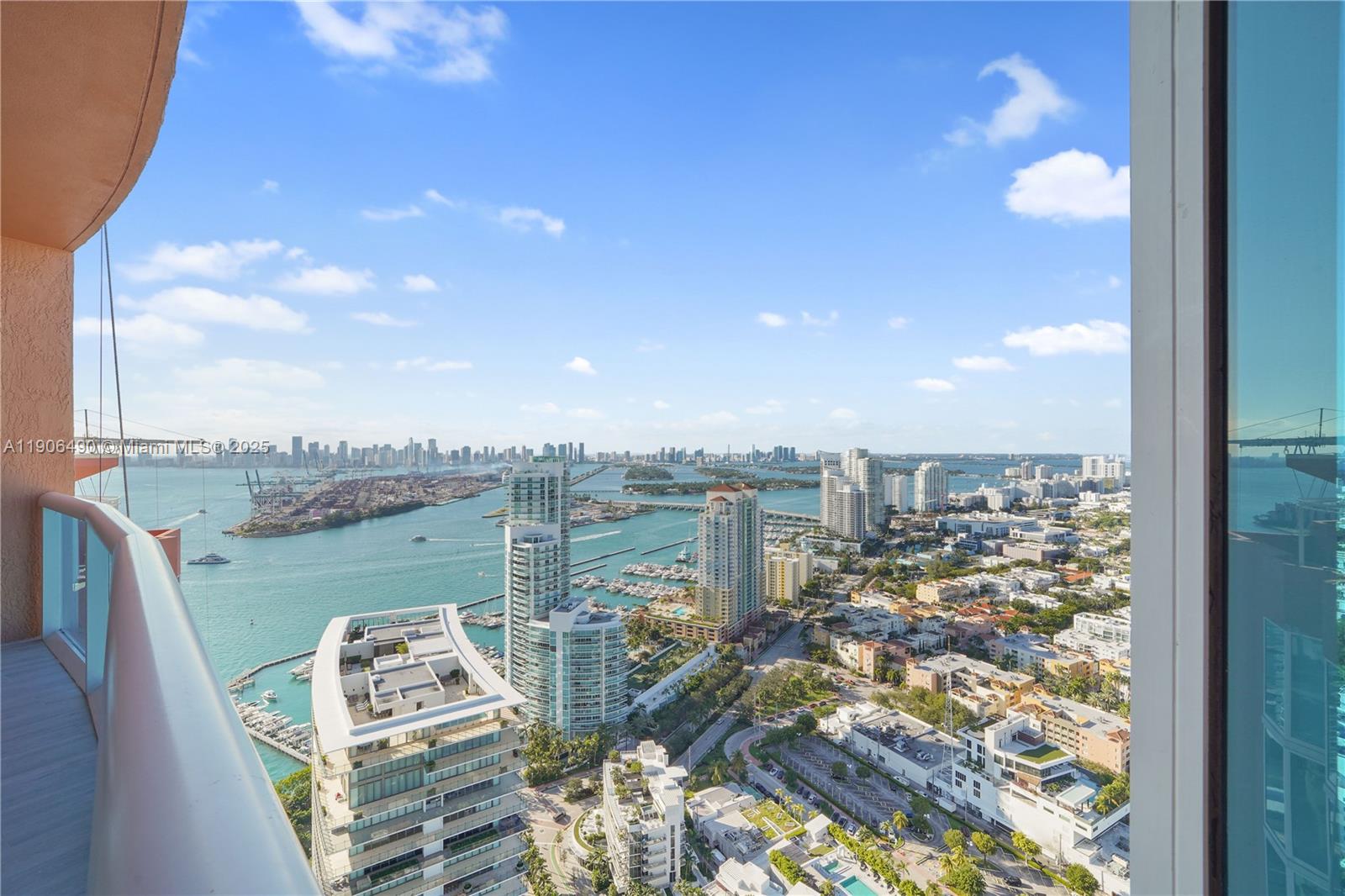 300 S Pointe Dr #4306, Miami Beach FL 33139