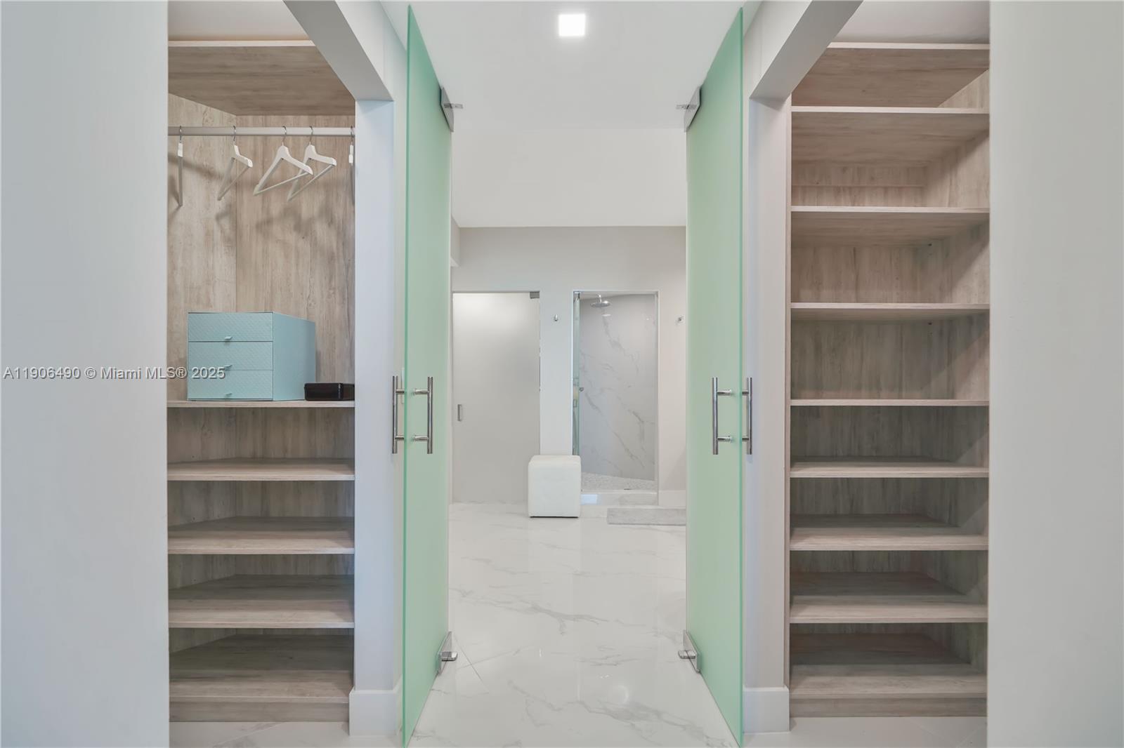 300 S Pointe Dr #4306, Miami Beach FL 33139