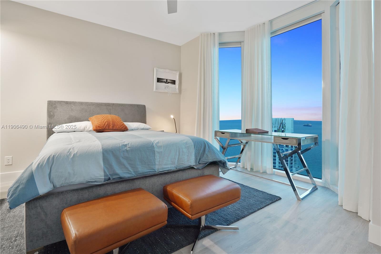 300 S Pointe Dr #4306, Miami Beach FL 33139