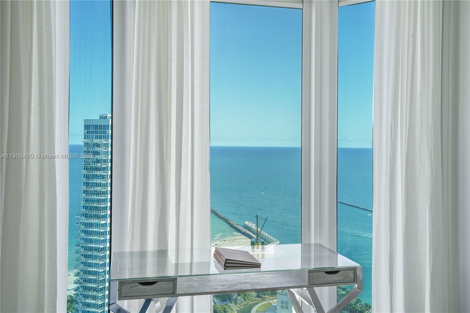 300 S Pointe Dr #4306, Miami Beach FL 33139