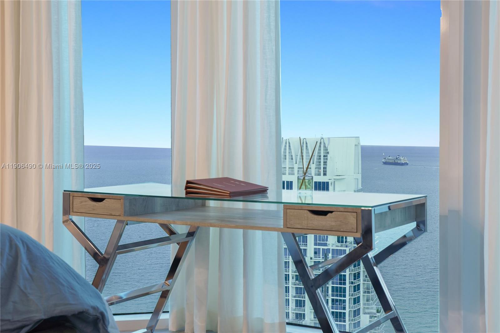 300 S Pointe Dr #4306, Miami Beach FL 33139