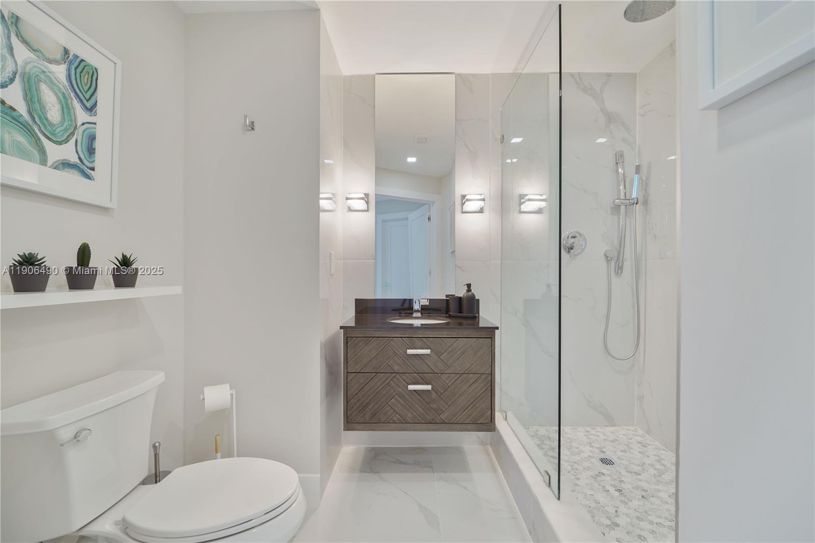 300 S Pointe Dr #4306, Miami Beach FL 33139