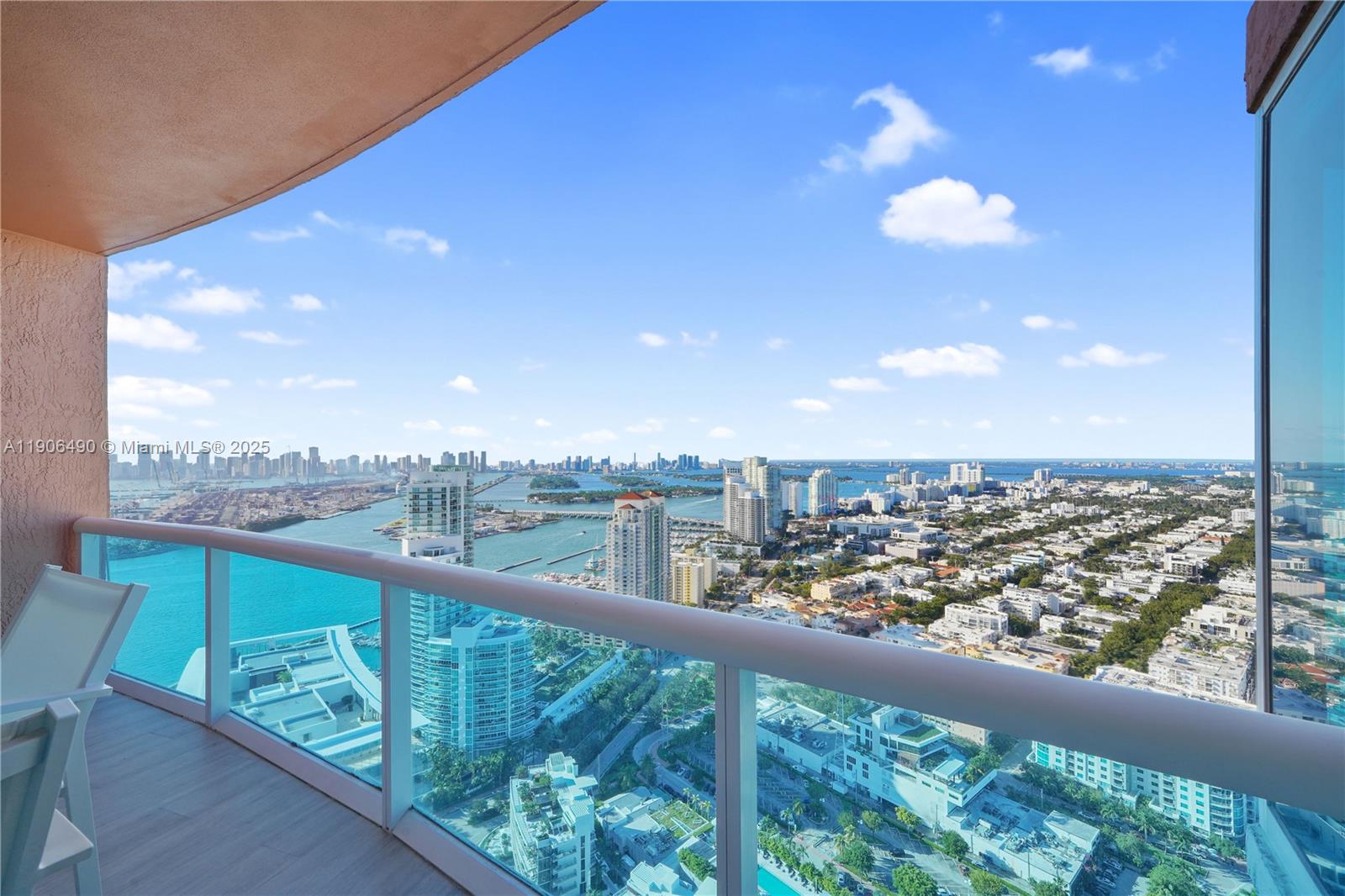 300 S Pointe Dr #4306, Miami Beach FL 33139