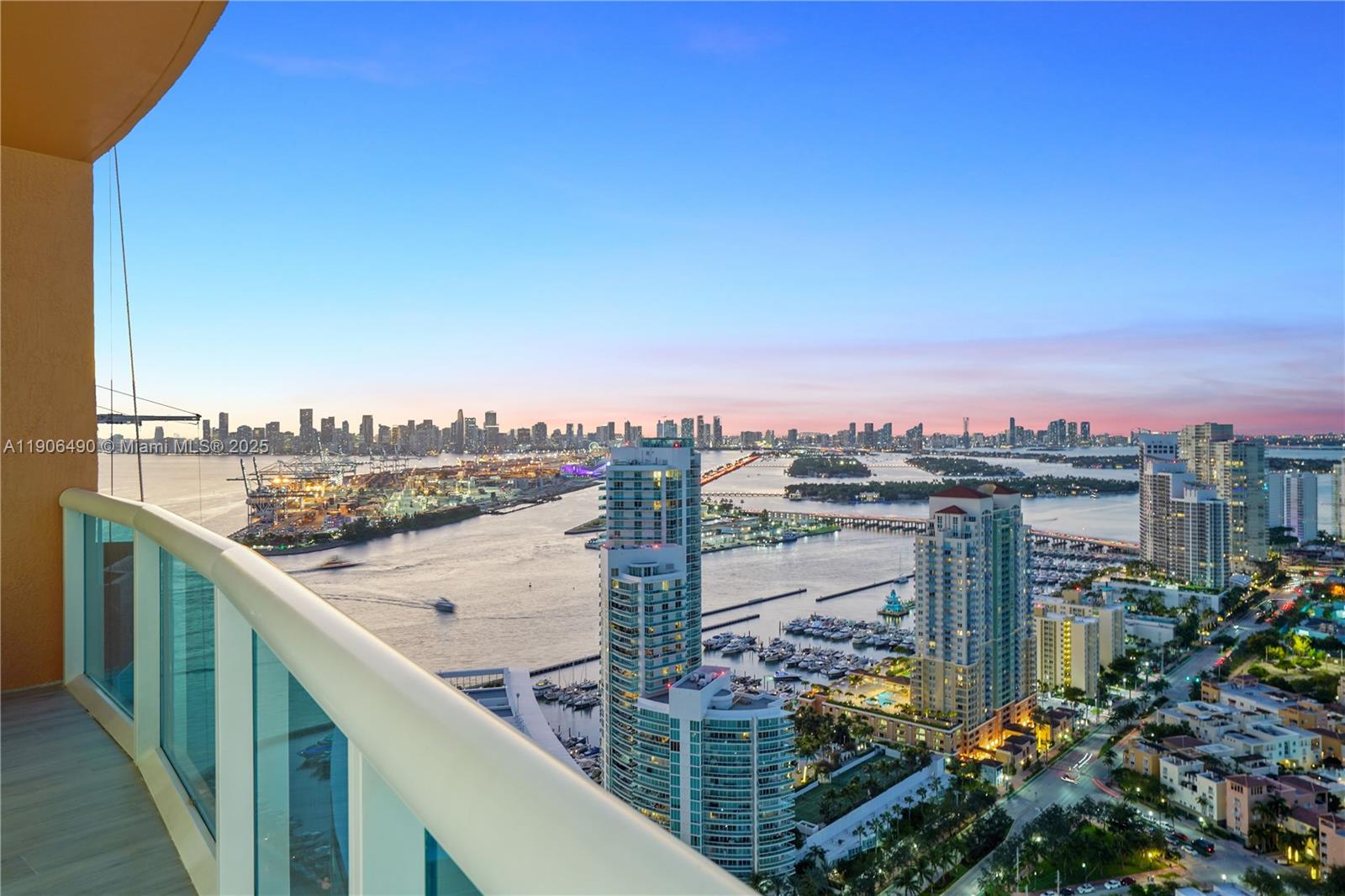 300 S Pointe Dr #4306, Miami Beach FL 33139