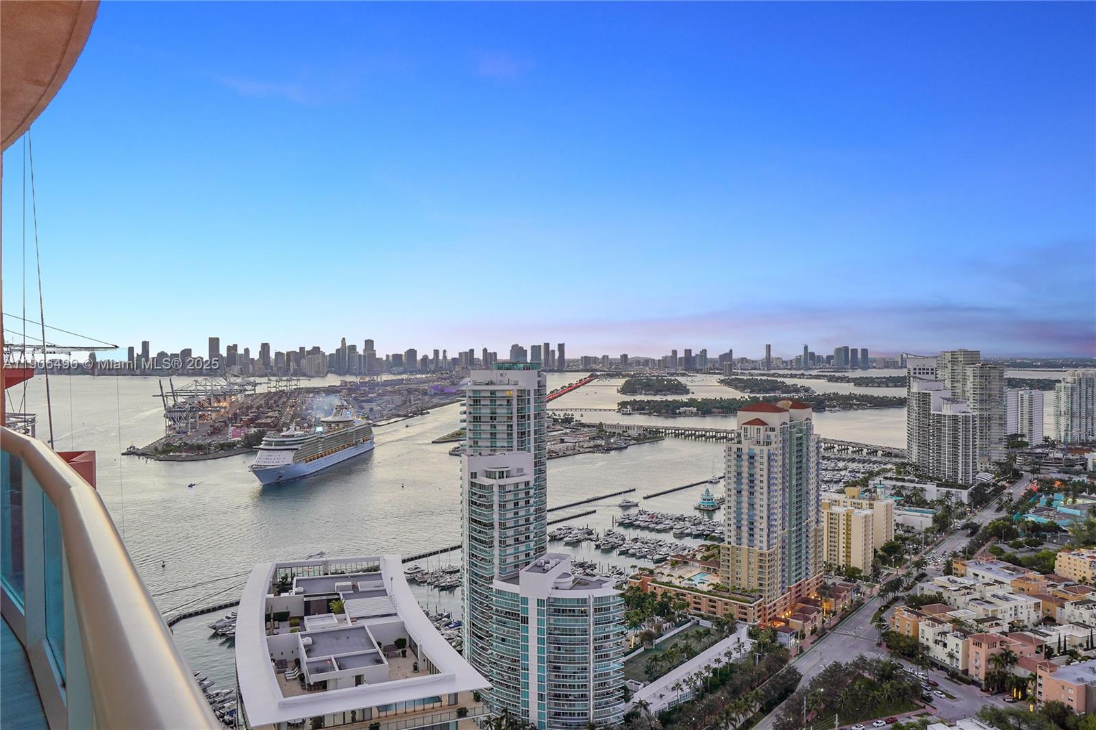 300 S Pointe Dr #4306, Miami Beach FL 33139