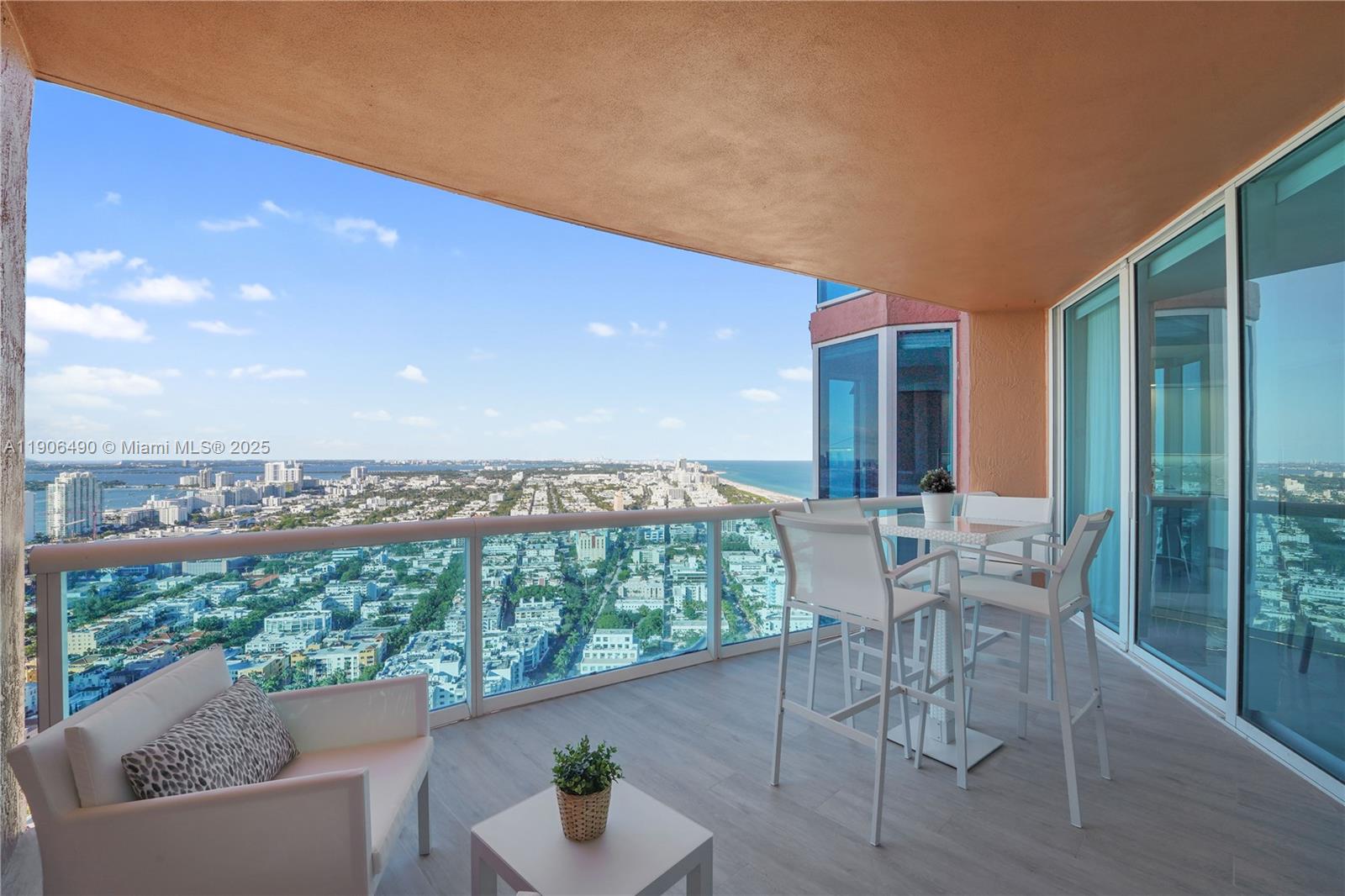 300 S Pointe Dr #4306, Miami Beach FL 33139