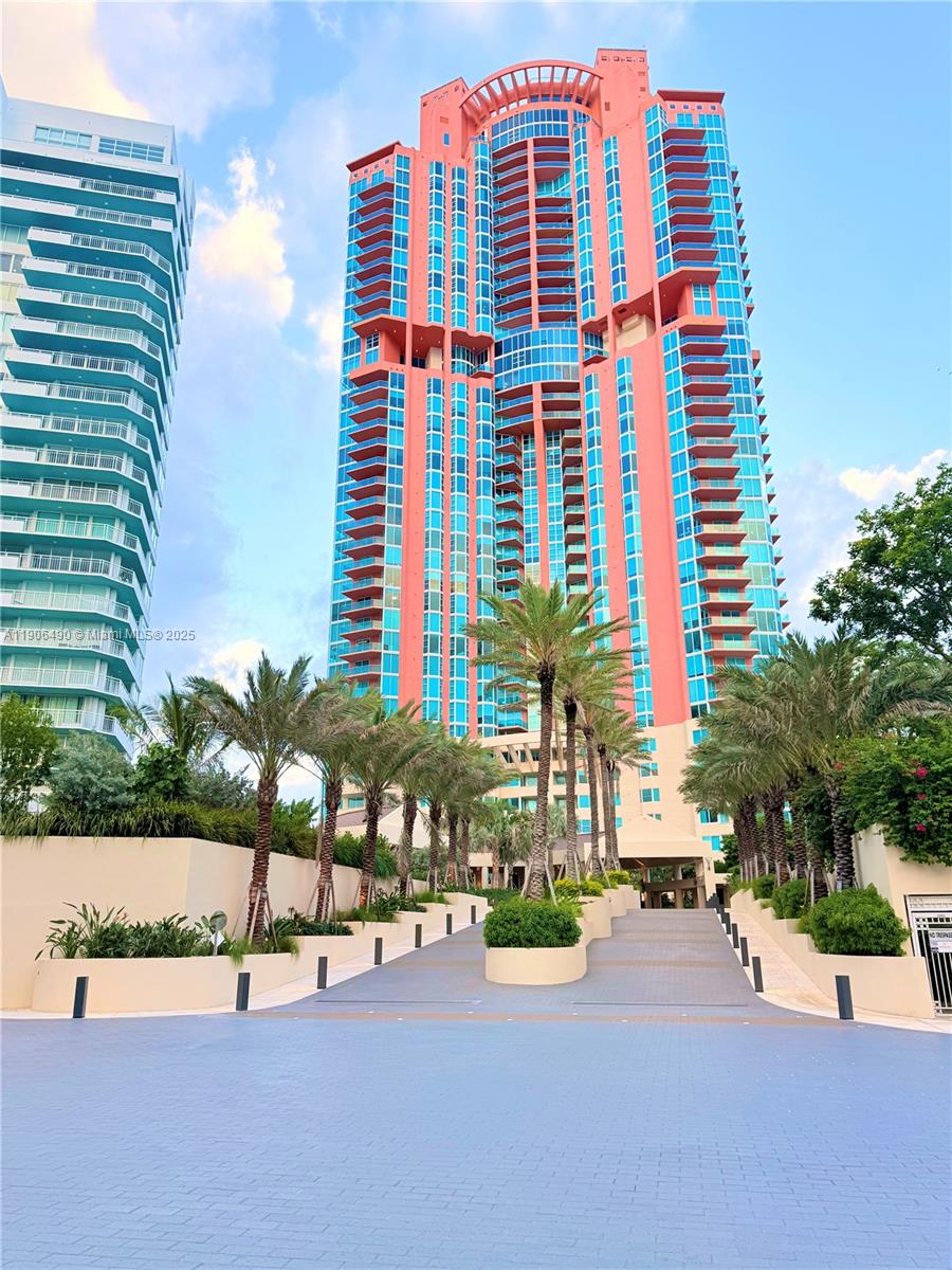 300 S Pointe Dr #4306, Miami Beach FL 33139