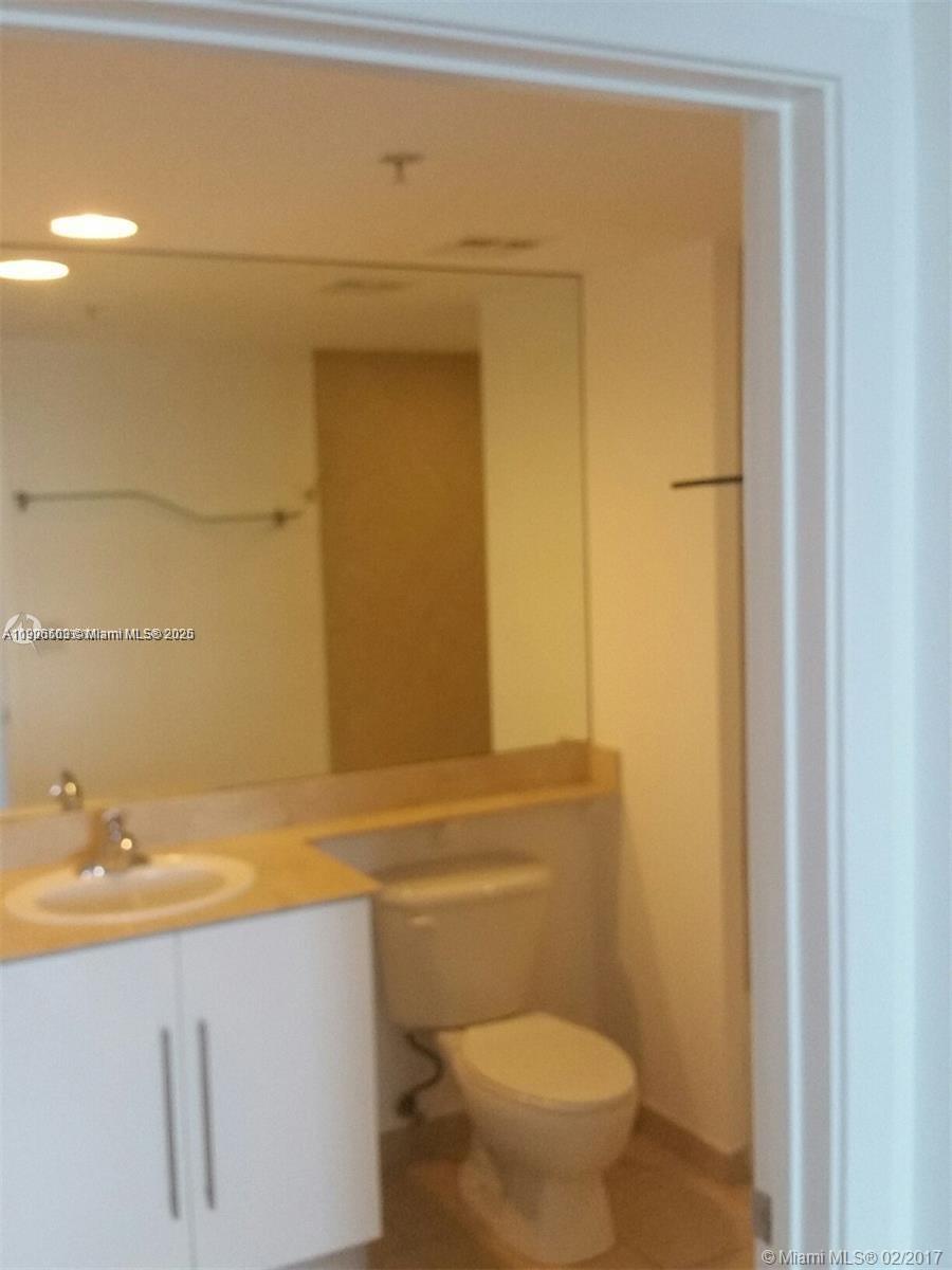 325 S Biscayne Blvd #521, Miami FL 33131