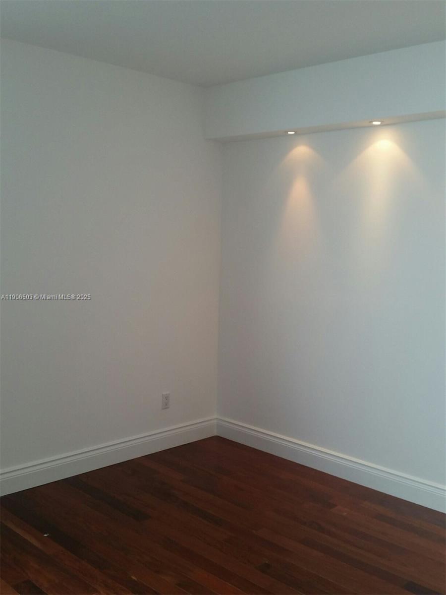 325 S Biscayne Blvd #521, Miami FL 33131