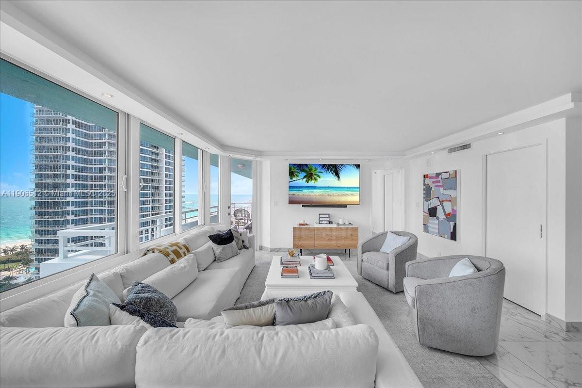 400 S Pointe Dr #2106, Miami Beach FL 33139