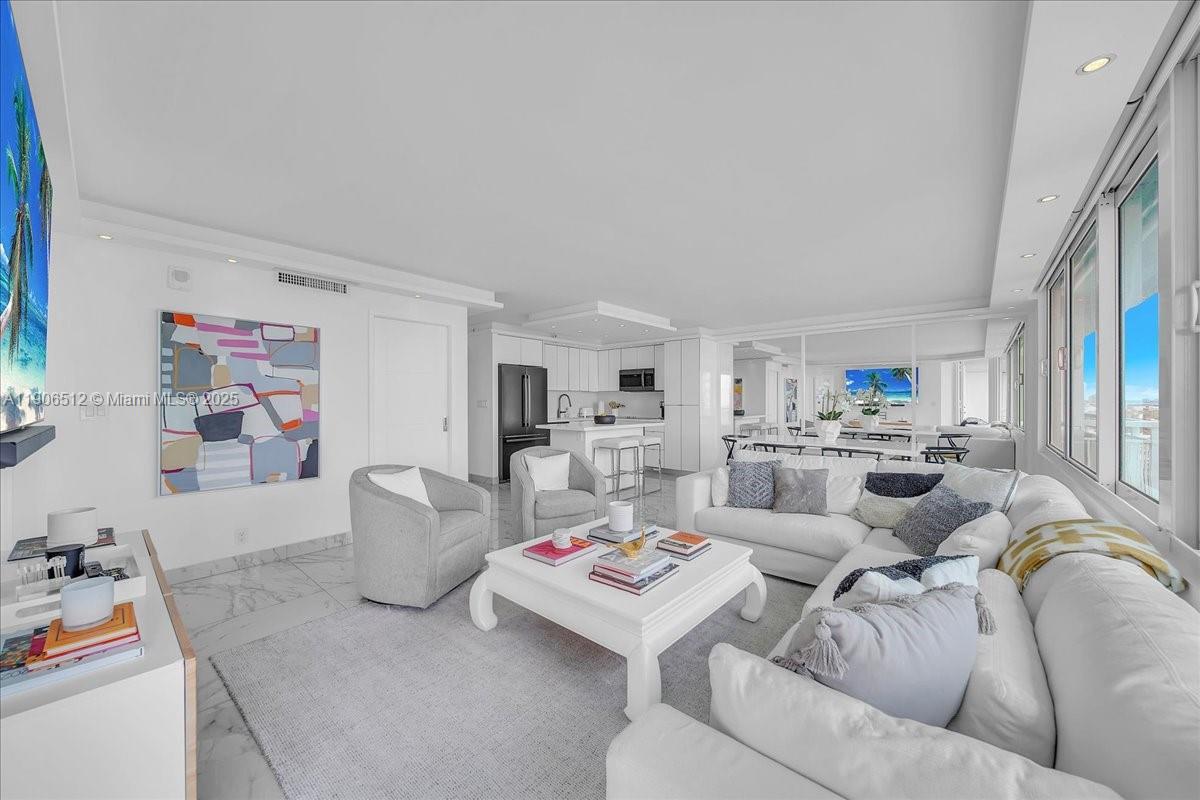 400 S Pointe Dr #2106, Miami Beach FL 33139