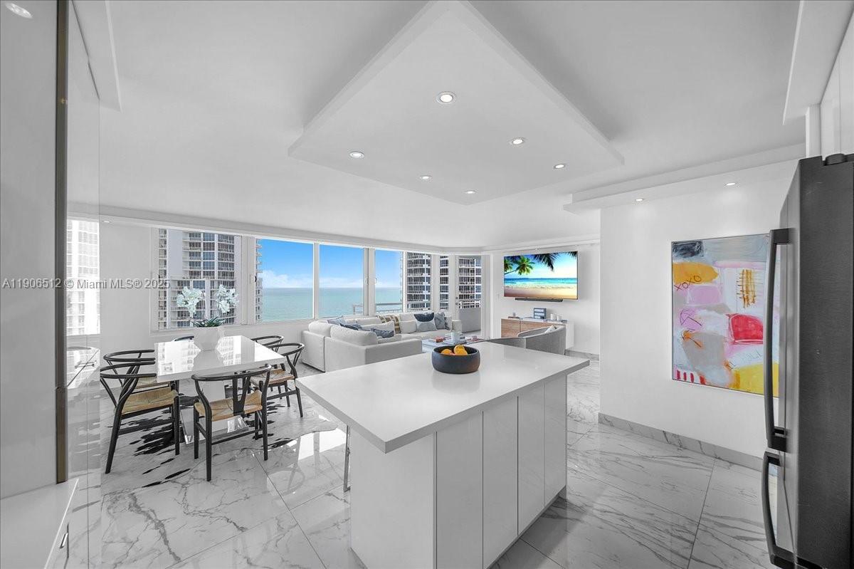 400 S Pointe Dr #2106, Miami Beach FL 33139