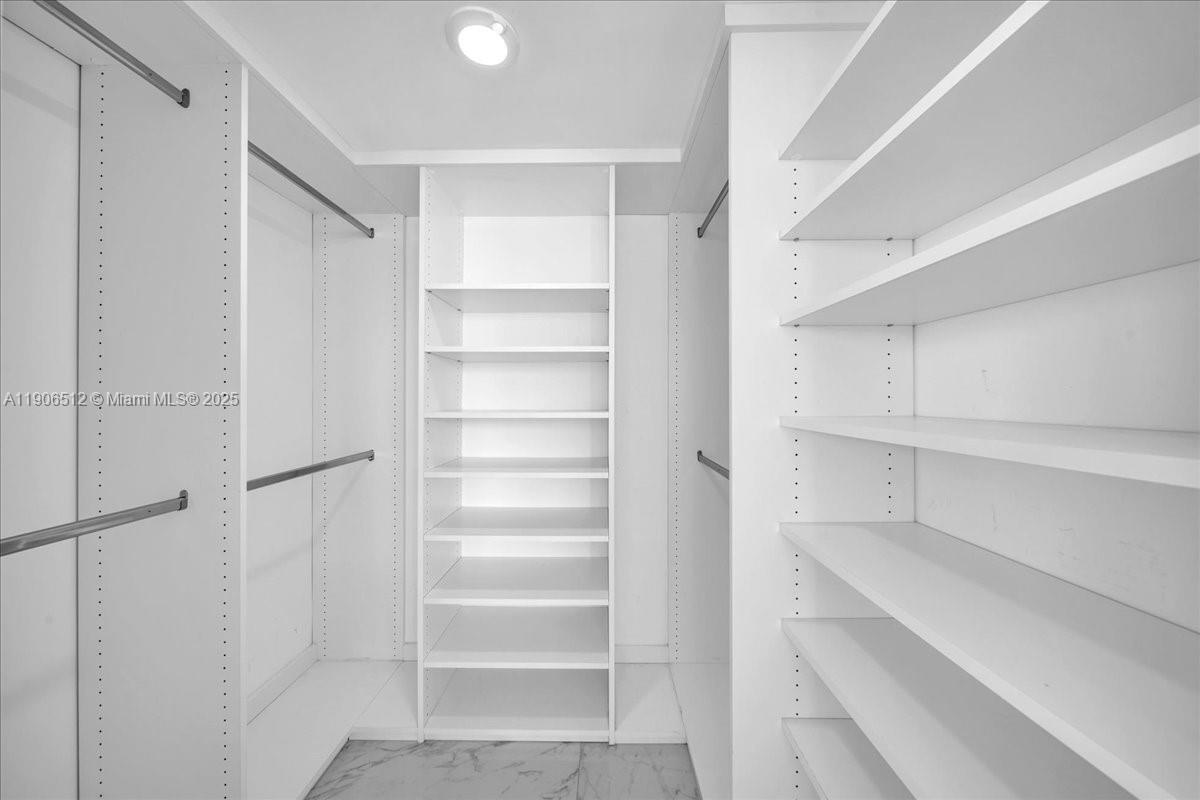 400 S Pointe Dr #2106, Miami Beach FL 33139