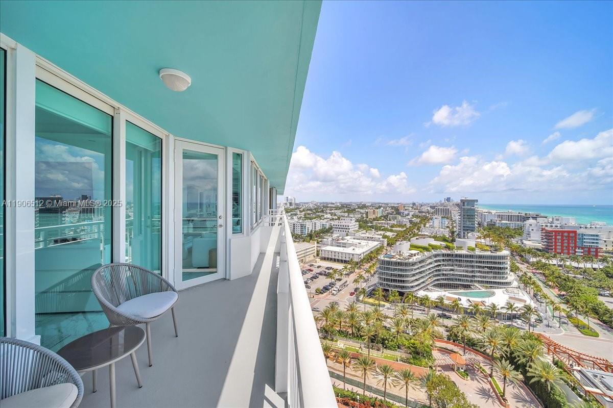 400 S Pointe Dr #2106, Miami Beach FL 33139