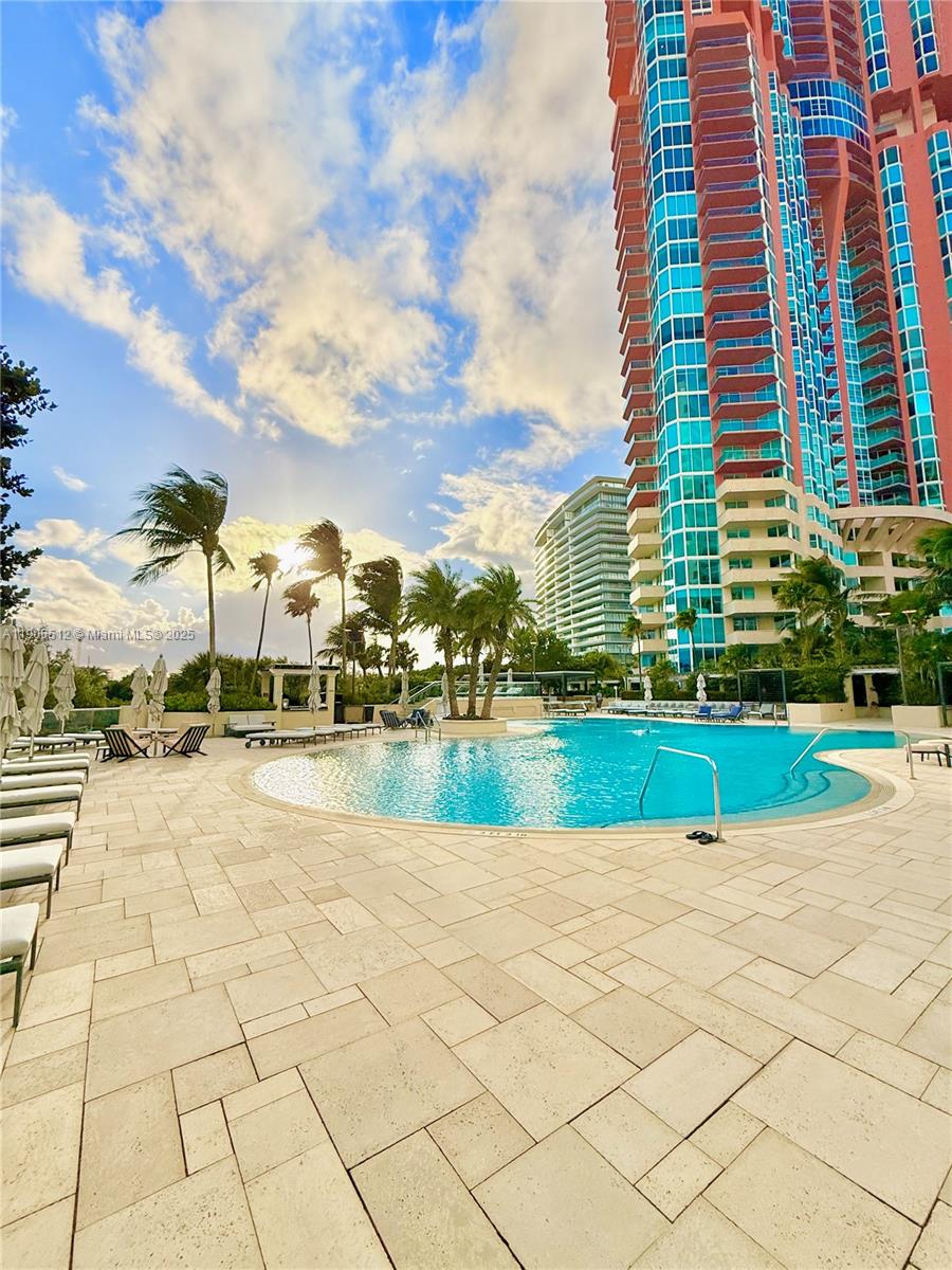 400 S Pointe Dr #2106, Miami Beach FL 33139