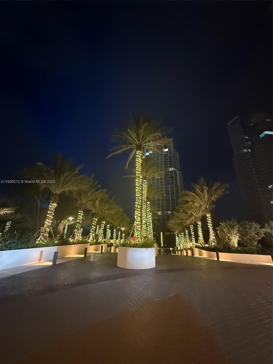 400 S Pointe Dr #2106, Miami Beach FL 33139