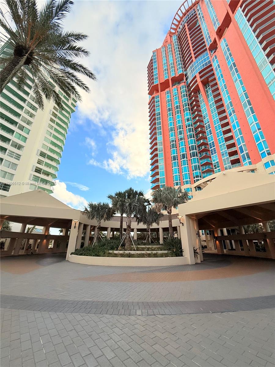 400 S Pointe Dr #2106, Miami Beach FL 33139