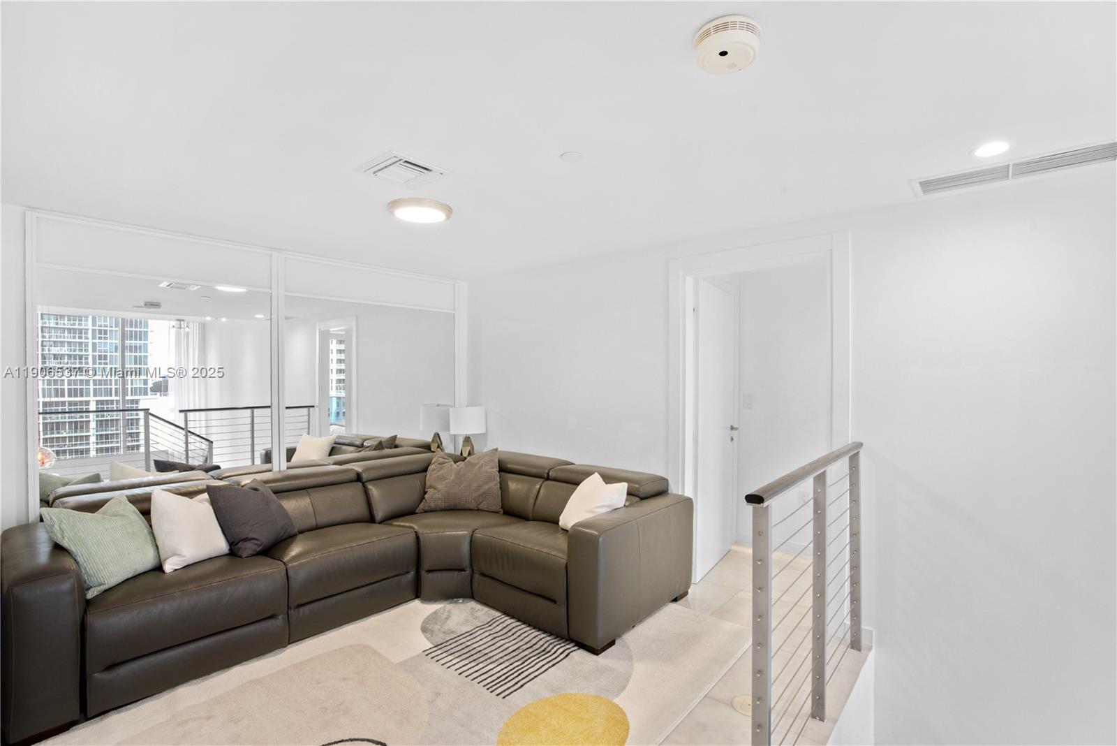200 Biscayne Boulevard Way #1403, Miami FL 33131