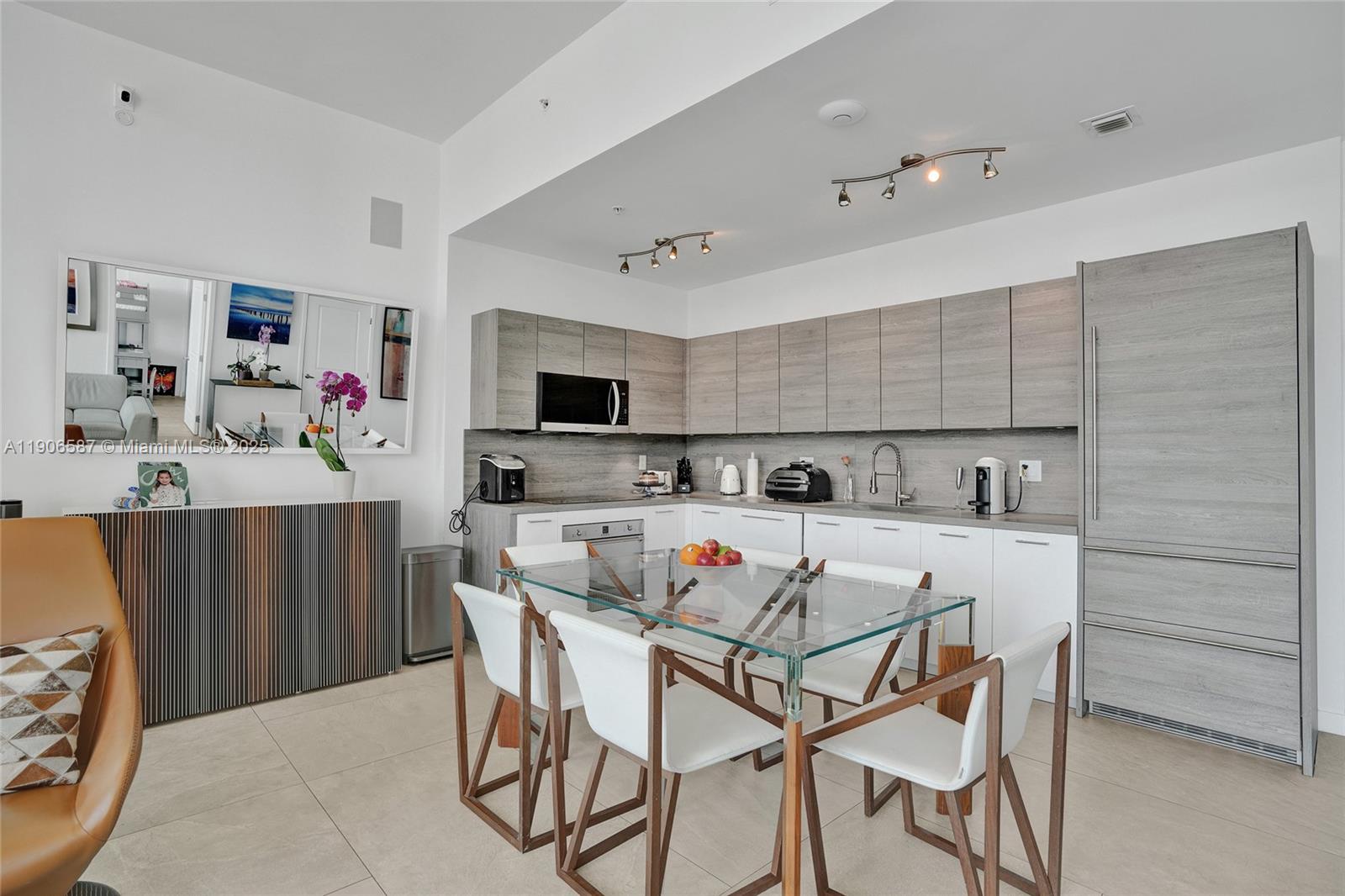 400 Sunny Isles Blvd #116, Sunny Isles Beach FL 33160