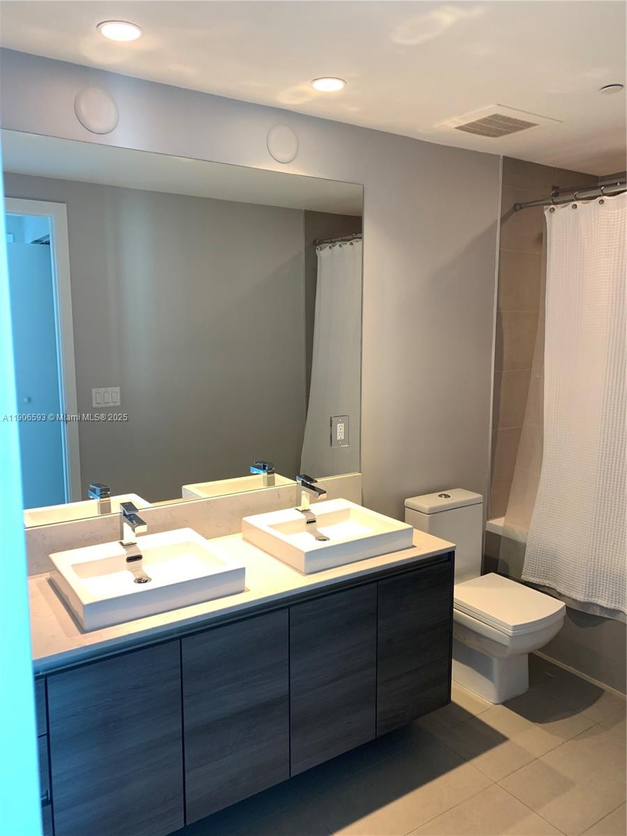 1080 Brickell Ave #3003, Miami FL 33131
