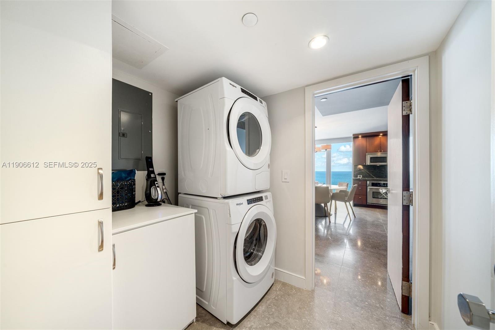 881 Ocean Dr #26B, Key Biscayne FL 33149