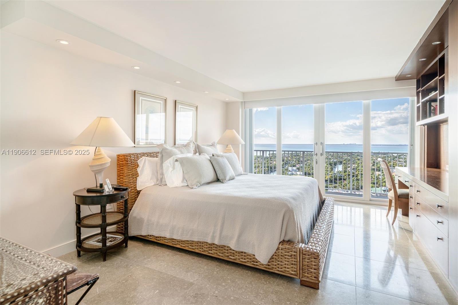 881 Ocean Dr #26B, Key Biscayne FL 33149