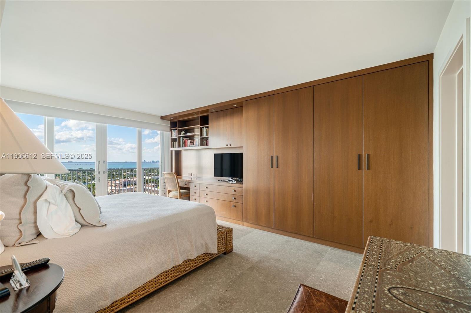 881 Ocean Dr #26B, Key Biscayne FL 33149
