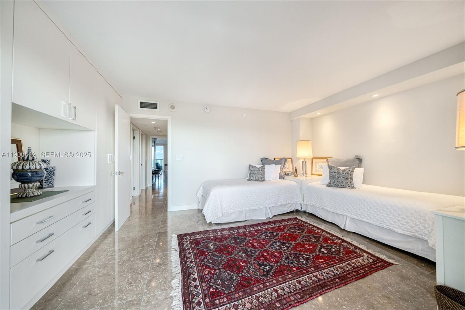 881 Ocean Dr #26B, Key Biscayne FL 33149