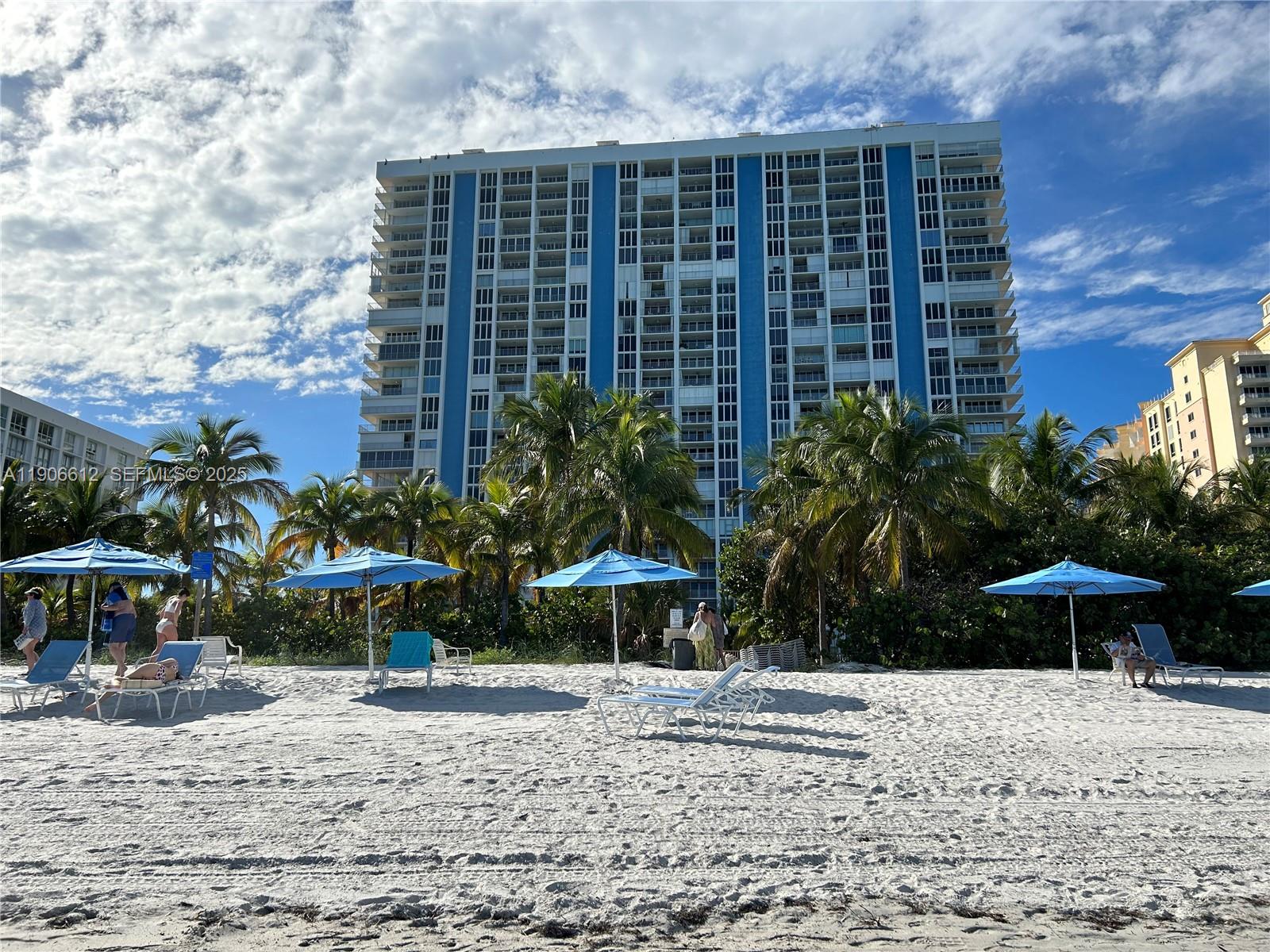 881 Ocean Dr #26B, Key Biscayne FL 33149
