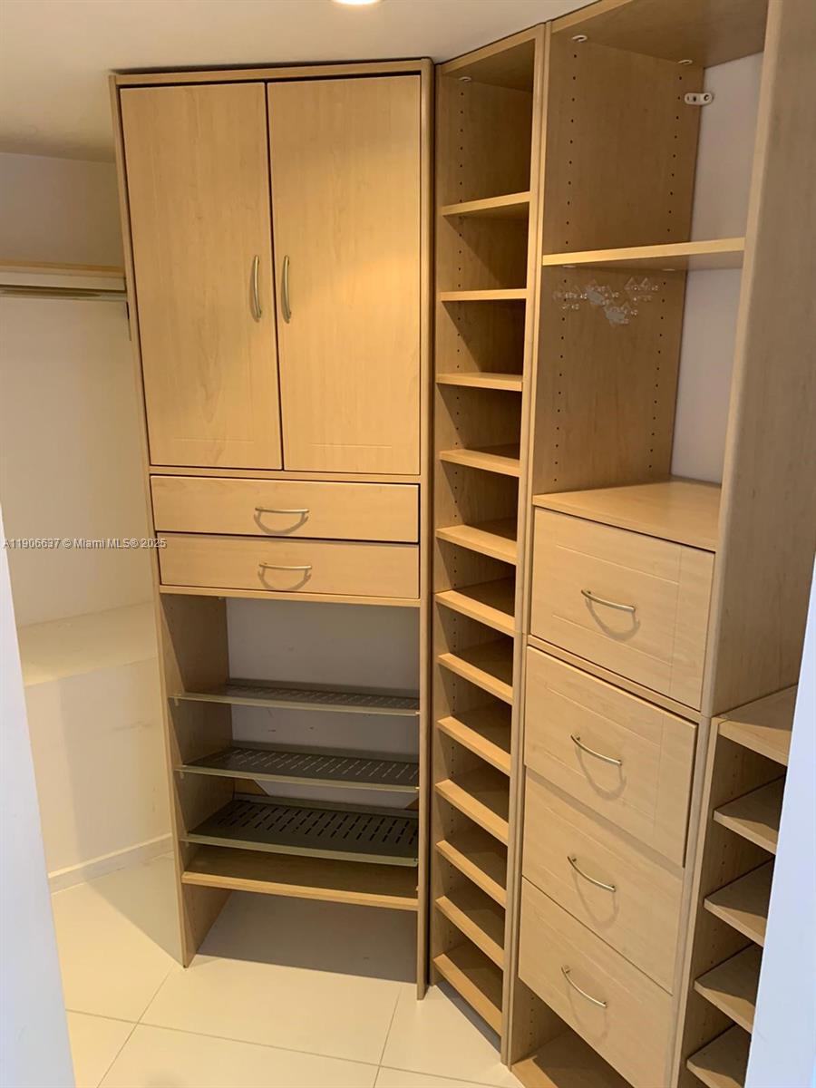 540 Brickell Key Dr #1227, Miami FL 33131