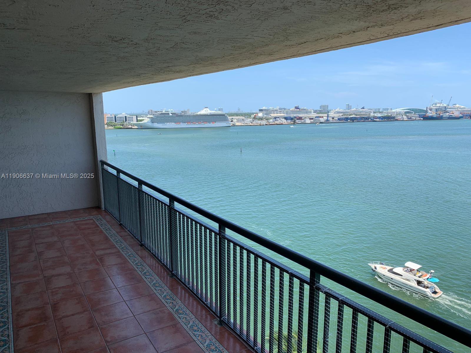 540 Brickell Key Dr #1227, Miami FL 33131