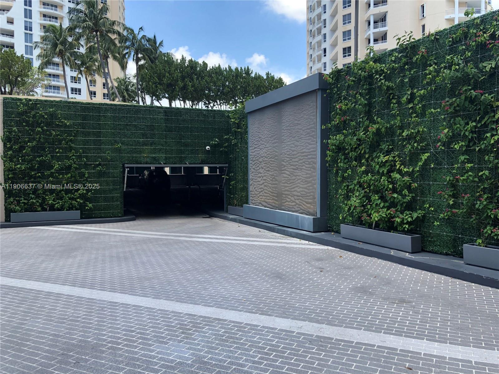 540 Brickell Key Dr #1227, Miami FL 33131