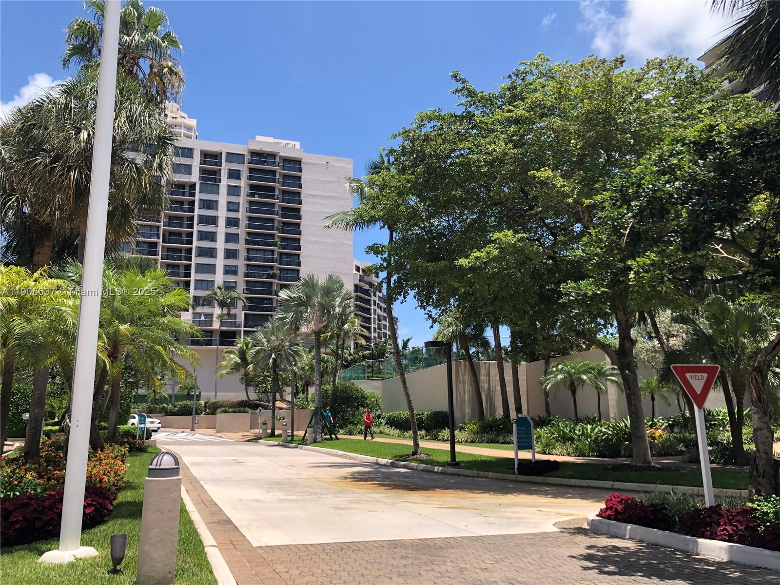 540 Brickell Key Dr #1227, Miami FL 33131