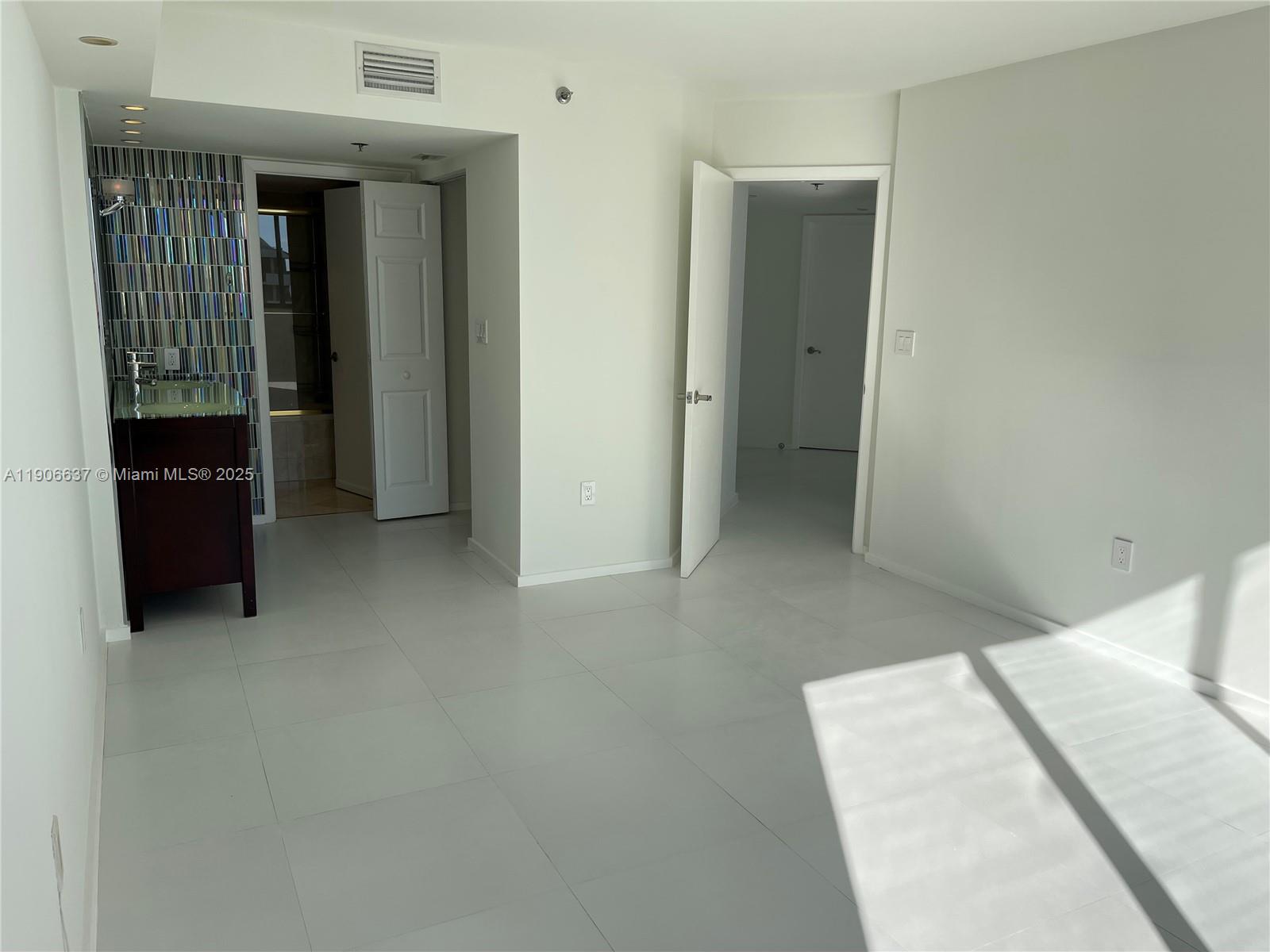 540 Brickell Key Dr #1227, Miami FL 33131