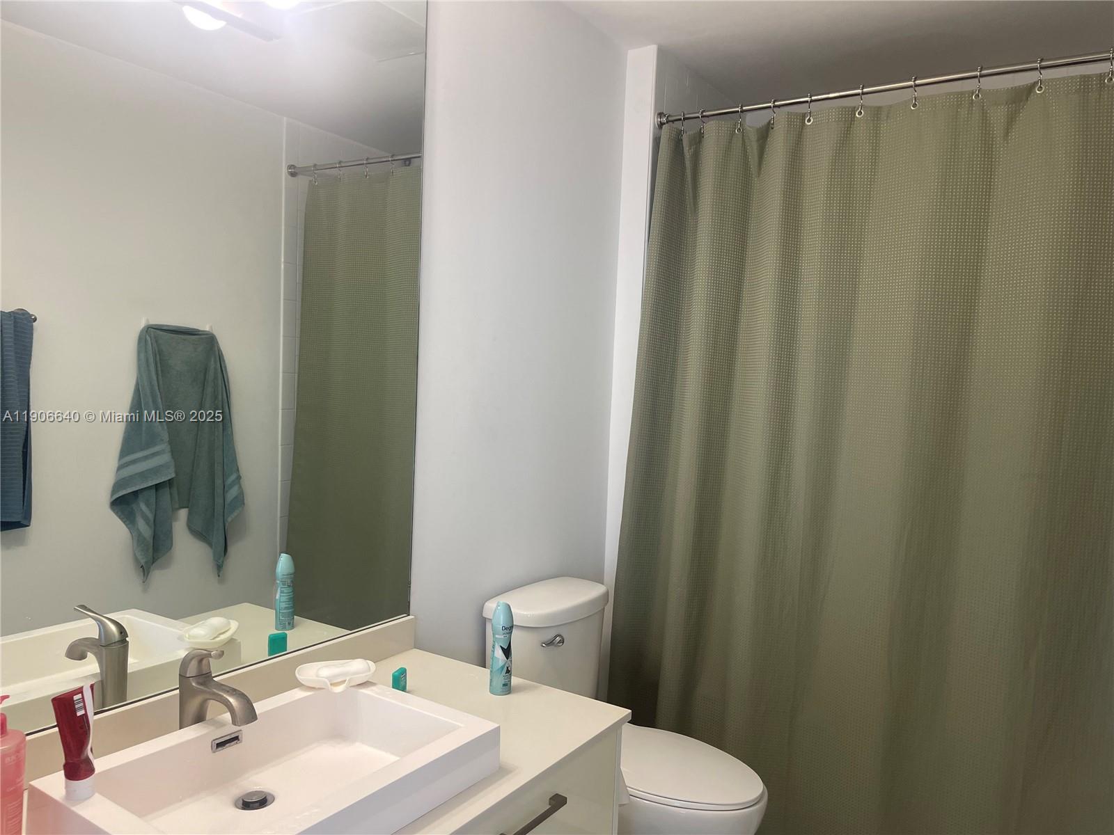 151 SE 1st St #2707, Miami FL 33131