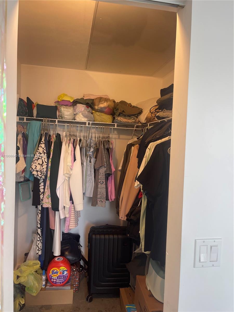 151 SE 1st St #2707, Miami FL 33131