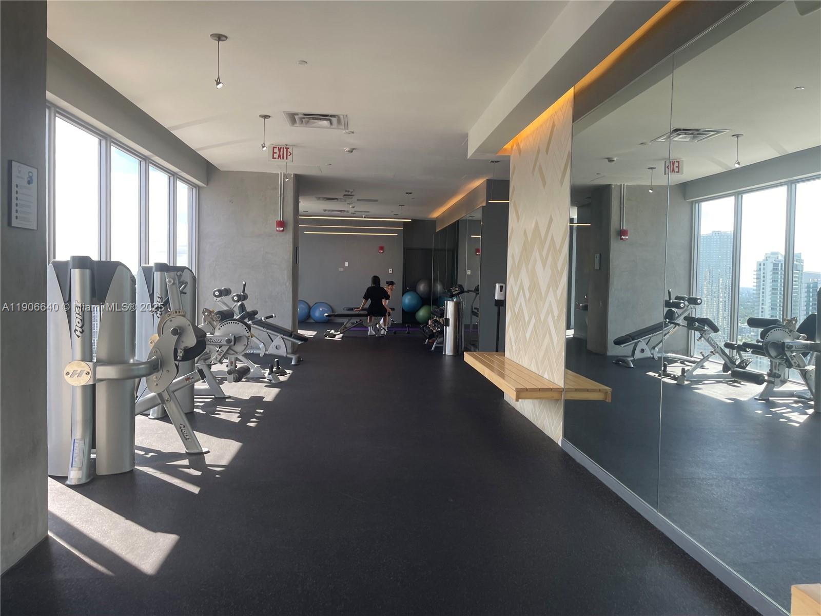 151 SE 1st St #2707, Miami FL 33131