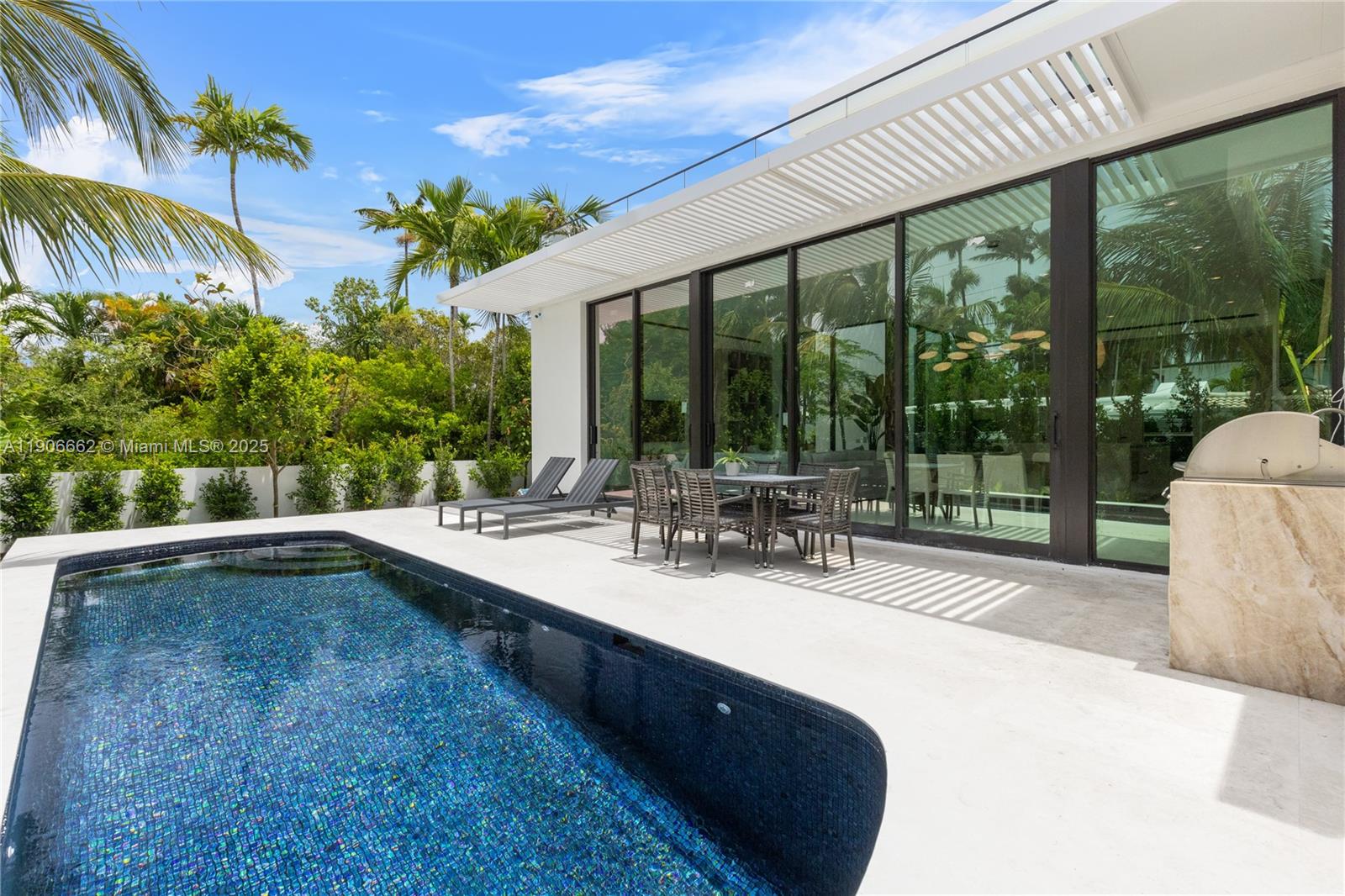 4504 Sheridan Ave, Miami Beach FL 33140
