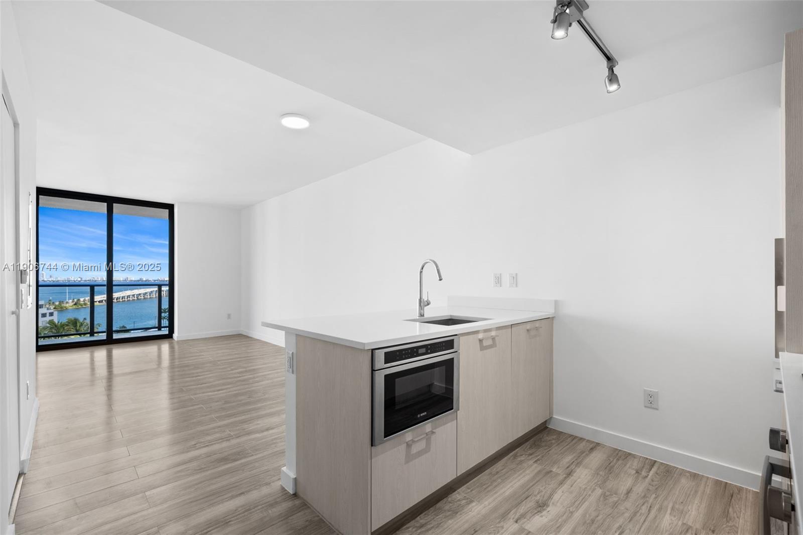 501 NE 31st St #1402, Miami FL 33137