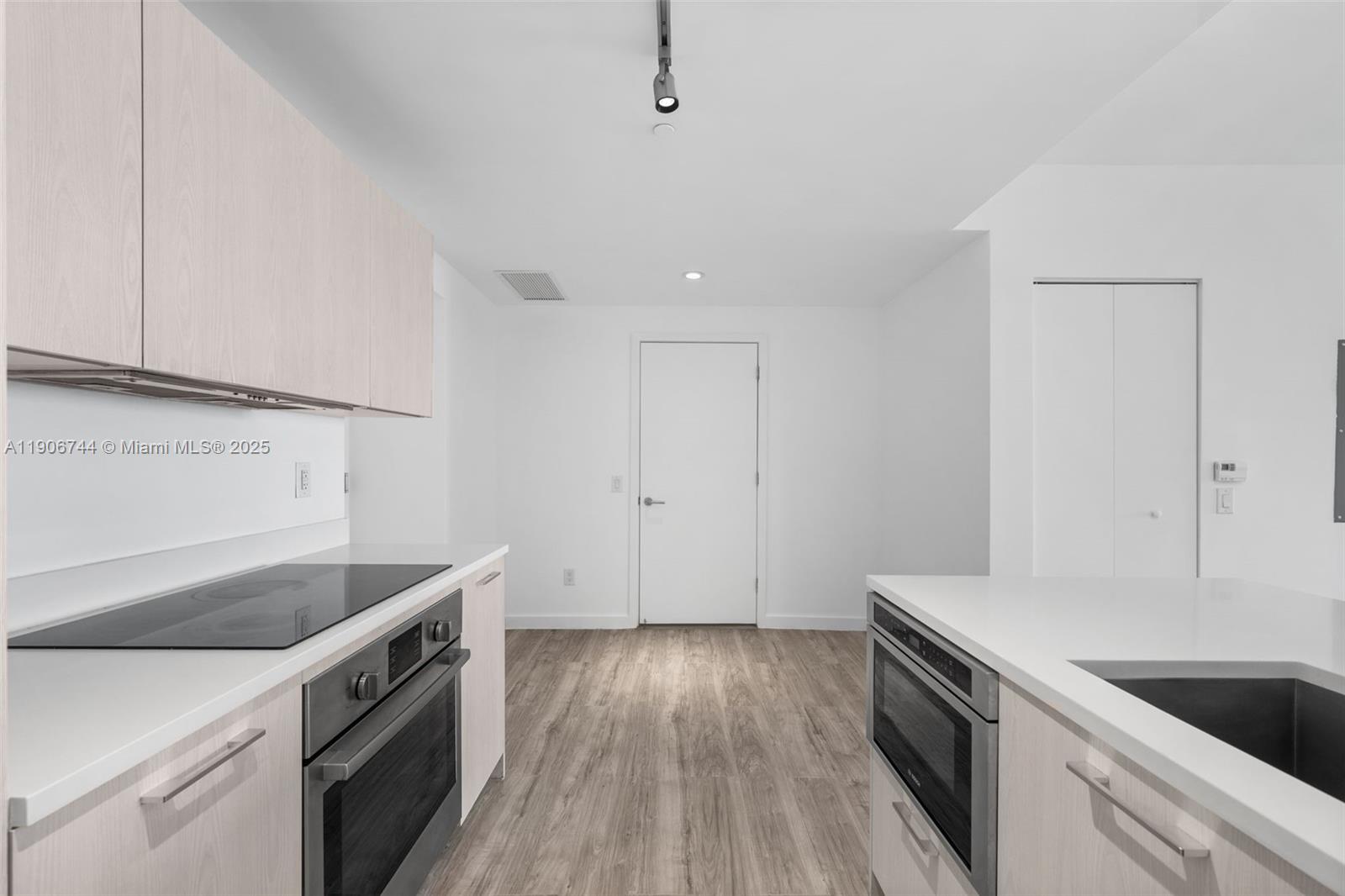 501 NE 31st St #1402, Miami FL 33137