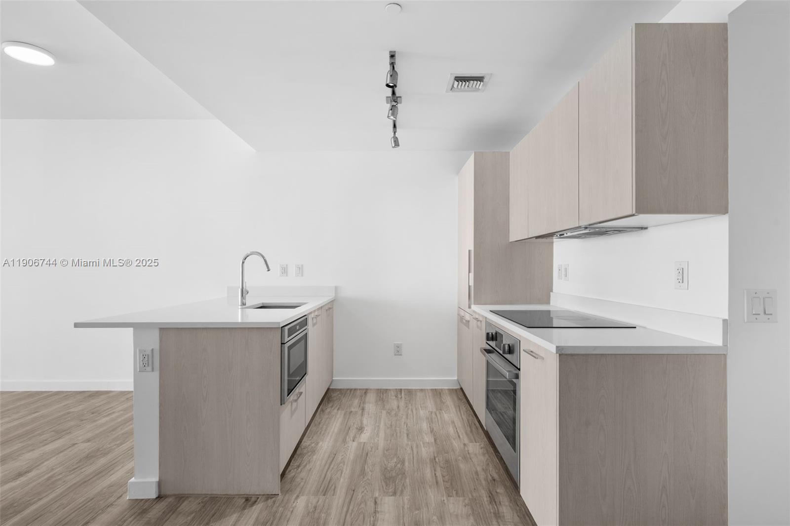 501 NE 31st St #1402, Miami FL 33137